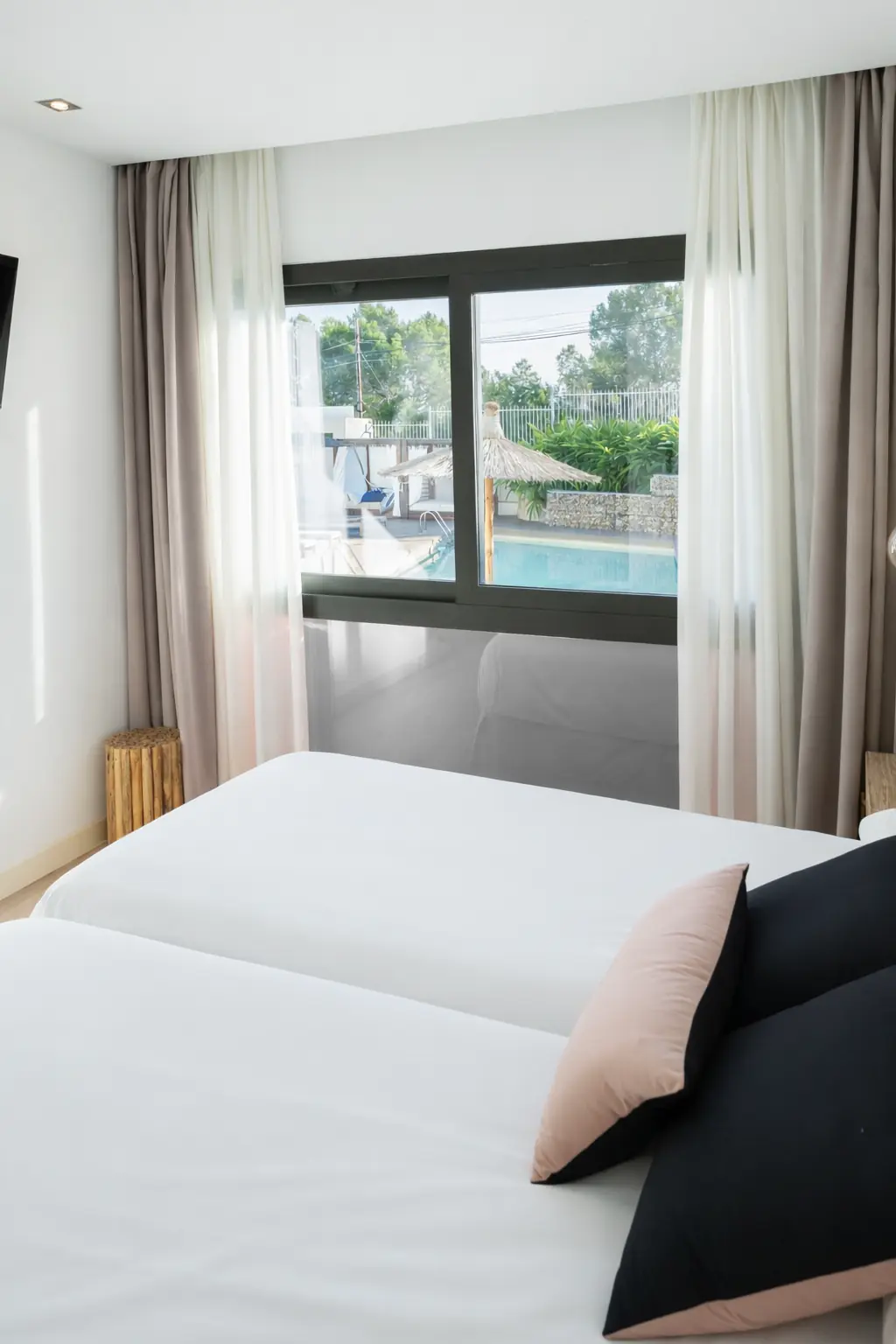 Vistas Piscina Desde Habitacion Wellness